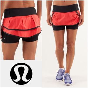LULULEMON 8 Run: Speed Squad Skirt Size 8 Twisted Stripe Flare/Black